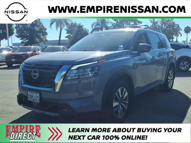 2022 Nissan Pathfinder SL FWD photo
