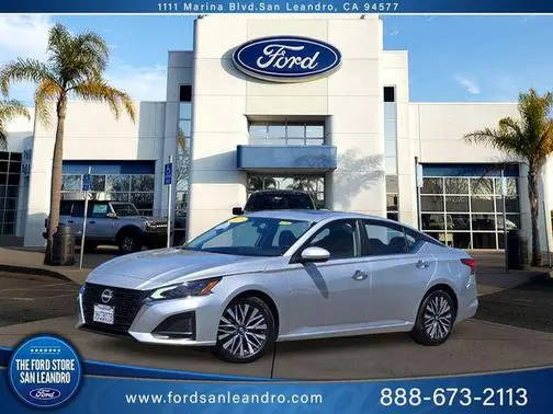 2023 Nissan Altima 2.5 SV FWD photo
