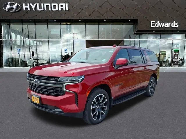 2022 Chevrolet Suburban RST 4WD photo