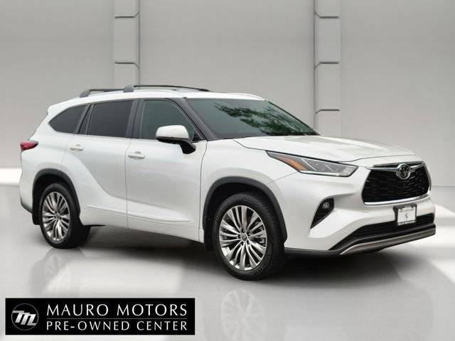 2022 Toyota Highlander Platinum AWD photo