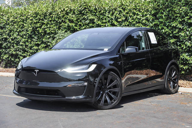 2022 Tesla Model X Plaid AWD photo