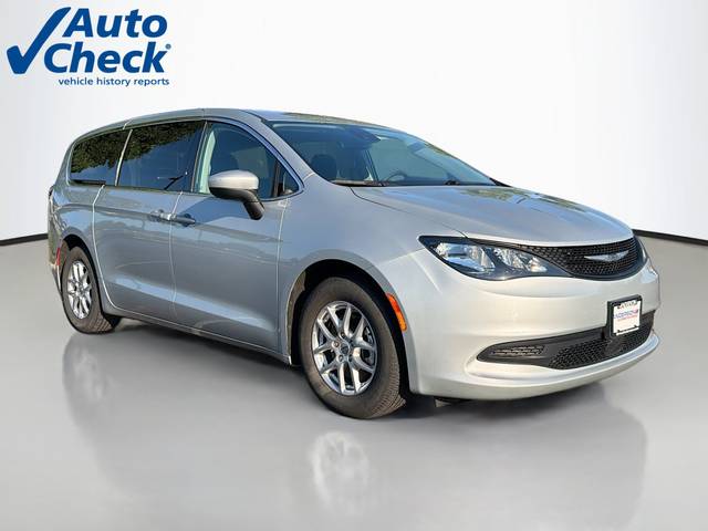 2023 Chrysler Voyager LX FWD photo