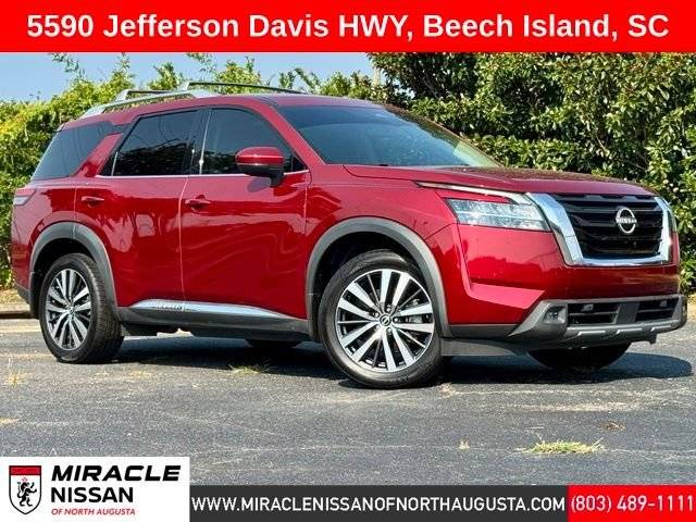 2022 Nissan Pathfinder Platinum FWD photo