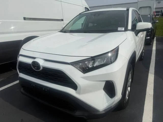 2021 Toyota RAV4 LE AWD photo