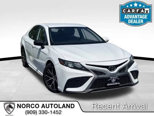 2021 Toyota Camry SE FWD photo