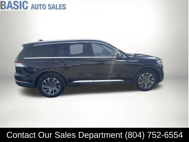 2022 Lincoln Aviator Livery AWD photo