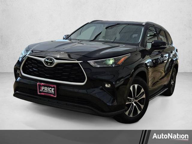 2022 Toyota Highlander XLE FWD photo