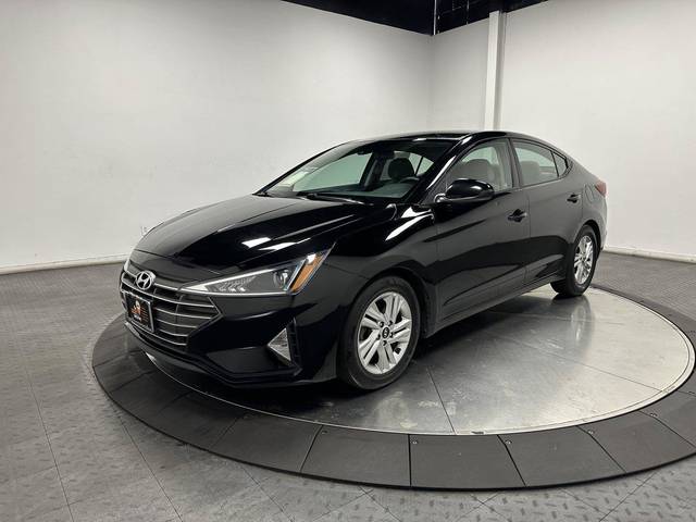 2020 Hyundai Elantra FWD photo