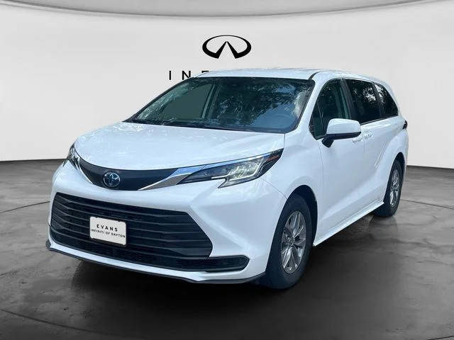 2021 Toyota Sienna LE FWD photo