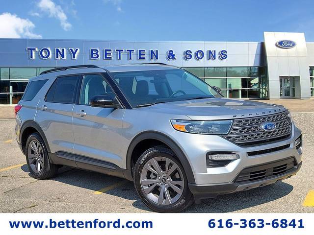 2023 Ford Explorer XLT 4WD photo