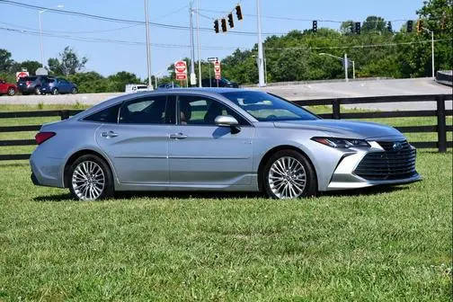 2020 Toyota Avalon Hybrid Limited FWD photo