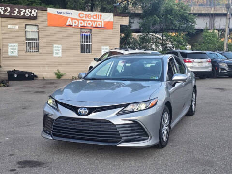 2022 Toyota Camry Hybrid LE FWD photo