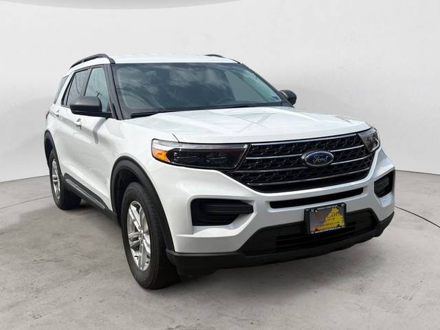2022 Ford Explorer XLT 4WD photo