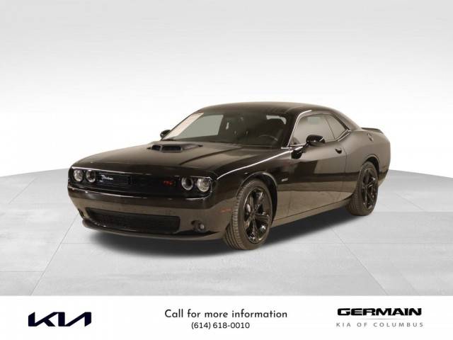 2015 Dodge Challenger R/T Shaker RWD photo