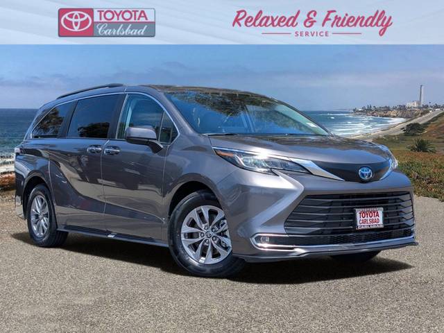 2023 Toyota Sienna XLE FWD photo