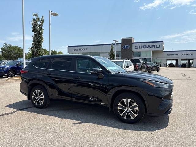 2023 Toyota Highlander Hybrid XLE AWD photo