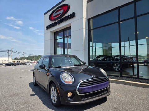 2016 MINI Hardtop 4 Door FWD photo
