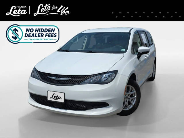 2023 Chrysler Voyager LX FWD photo