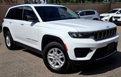2022 Jeep Grand Cherokee Laredo 4WD photo