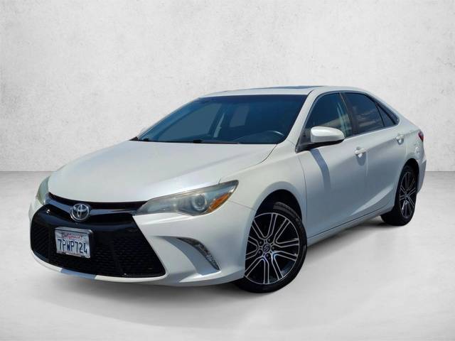 2016 Toyota Camry SE w/Special Edition Pkg FWD photo