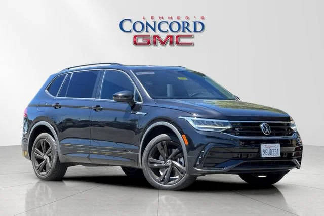 2023 Volkswagen Tiguan SE R-Line Black AWD photo