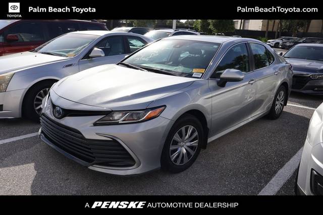 2022 Toyota Camry Hybrid LE FWD photo