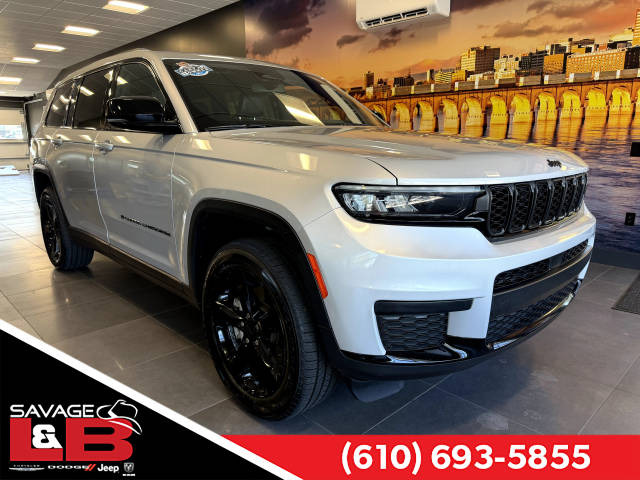 2022 Jeep Grand Cherokee L Altitude 4WD photo