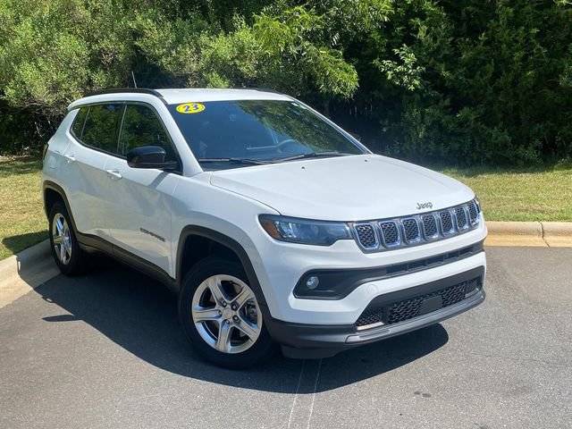 2023 Jeep Compass Latitude 4WD photo