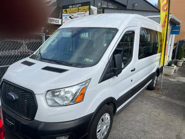 2022 Ford Transit Passenger Wagon RWD photo