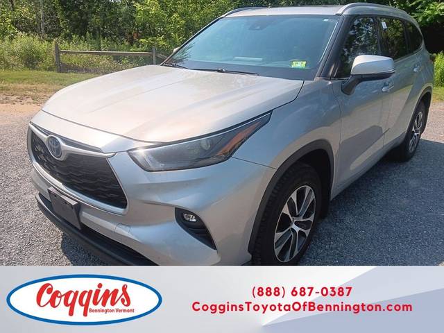 2022 Toyota Highlander Hybrid XLE AWD photo
