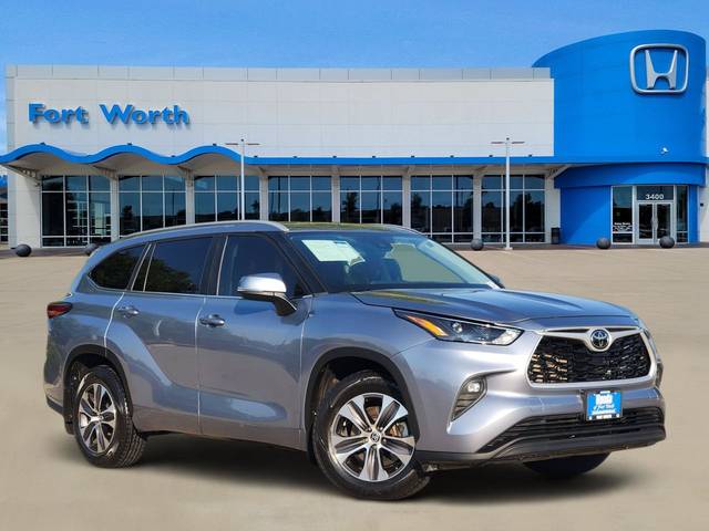 2023 Toyota Highlander XLE FWD photo