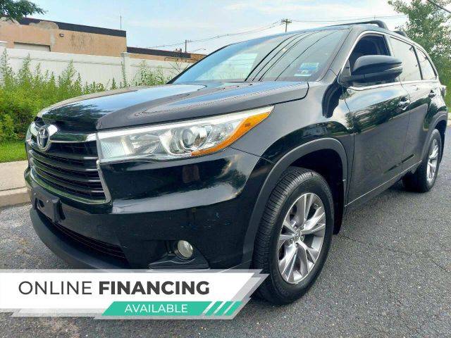 2015 Toyota Highlander LE Plus AWD photo