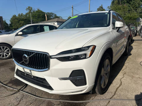 2022 Volvo XC60 Momentum AWD photo