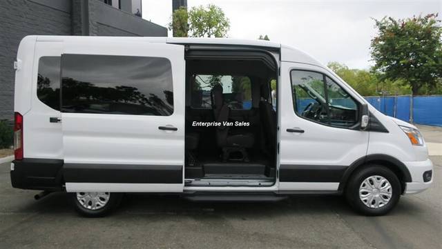 2022 Ford Transit Passenger Wagon XLT RWD photo