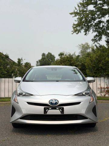 2018 Toyota Prius One FWD photo