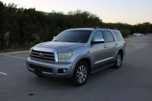 2015 Toyota Sequoia Limited 4WD photo