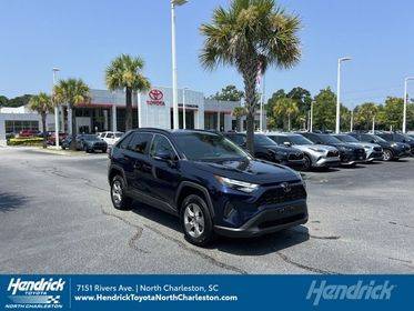 2022 Toyota RAV4 XLE FWD photo