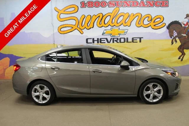 2019 Chevrolet Cruze Premier FWD photo