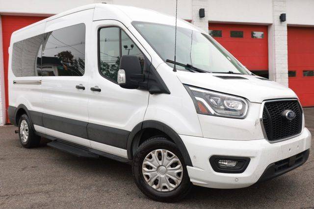 2023 Ford Transit Passenger Wagon XL RWD photo