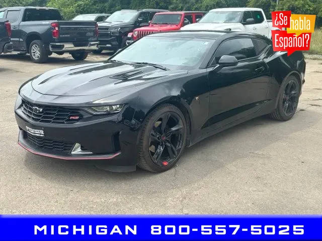 2021 Chevrolet Camaro 2LT RWD photo