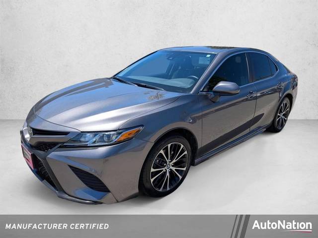 2020 Toyota Camry SE FWD photo