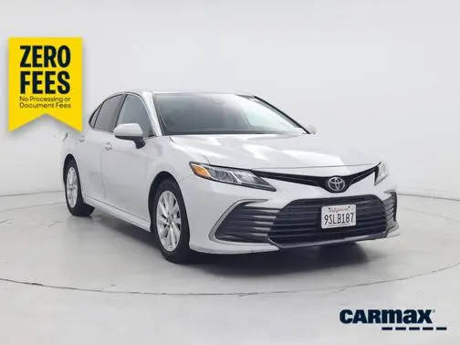 2022 Toyota Camry LE FWD photo