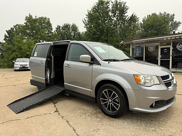 2018 Dodge Grand Caravan SXT FWD photo