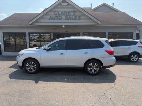 2017 Nissan Pathfinder SL FWD photo