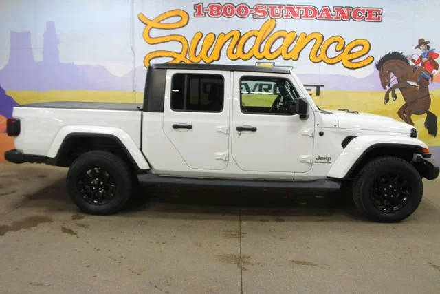 2020 Jeep Gladiator Overland 4WD photo
