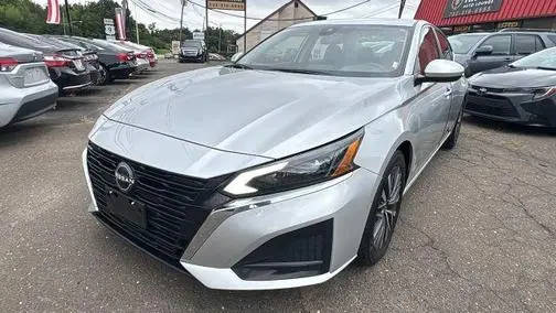 2023 Nissan Altima 2.5 SV FWD photo