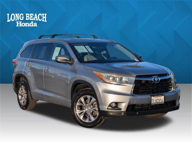 2015 Toyota Highlander XLE FWD photo