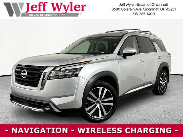 2023 Nissan Pathfinder Platinum FWD photo