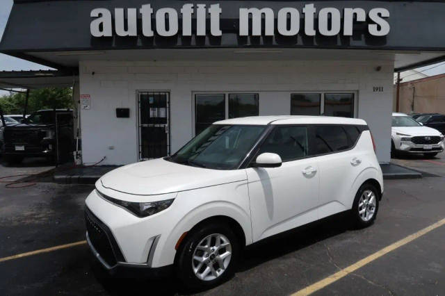 2023 Kia Soul LX FWD photo