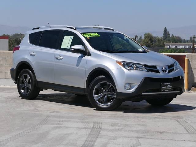 2015 Toyota RAV4 XLE FWD photo